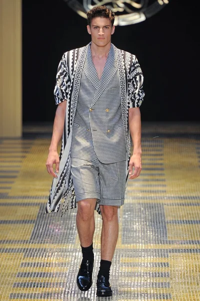 Look 29